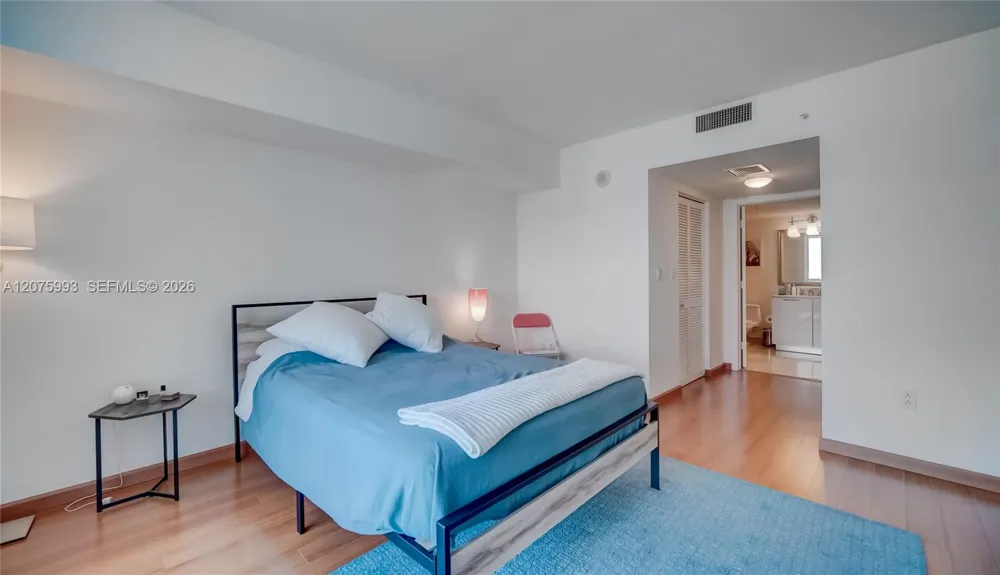 1800 Bayshore Dr #2108 Miami, FL 33132