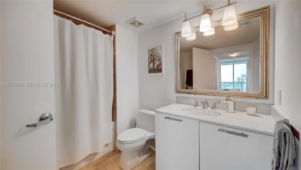 1800 Bayshore Dr #2108 Miami, FL 33132