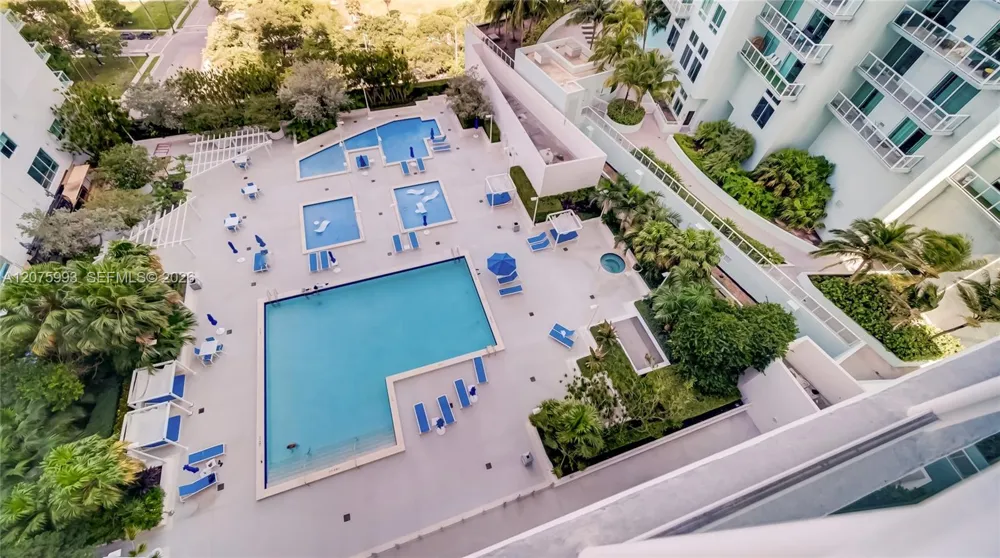 1800 Bayshore Dr #2108 Miami, FL 33132