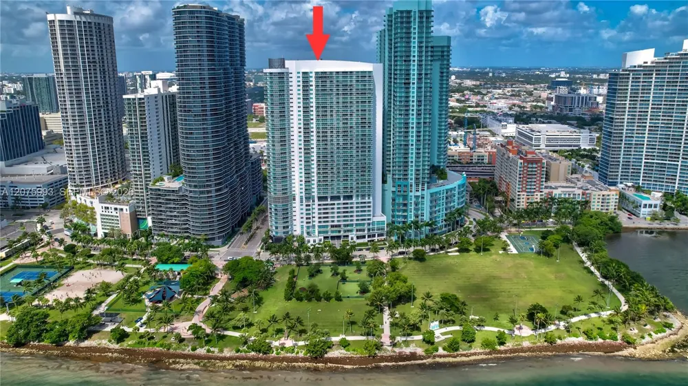 1800 Bayshore Dr #2108 Miami, FL 33132