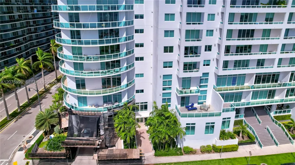 1800 Bayshore Dr #2108 Miami, FL 33132