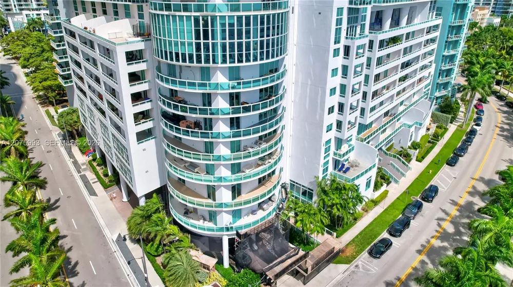 1800 Bayshore Dr #2108 Miami, FL 33132