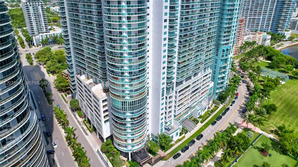 1800 Bayshore Dr #2108 Miami, FL 33132