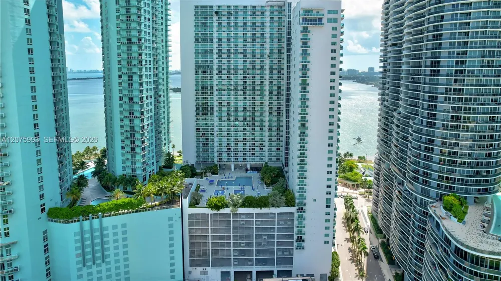 1800 Bayshore Dr #2108 Miami, FL 33132