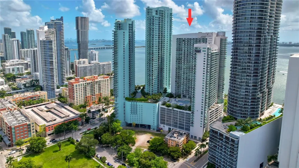1800 Bayshore Dr #2108 Miami, FL 33132