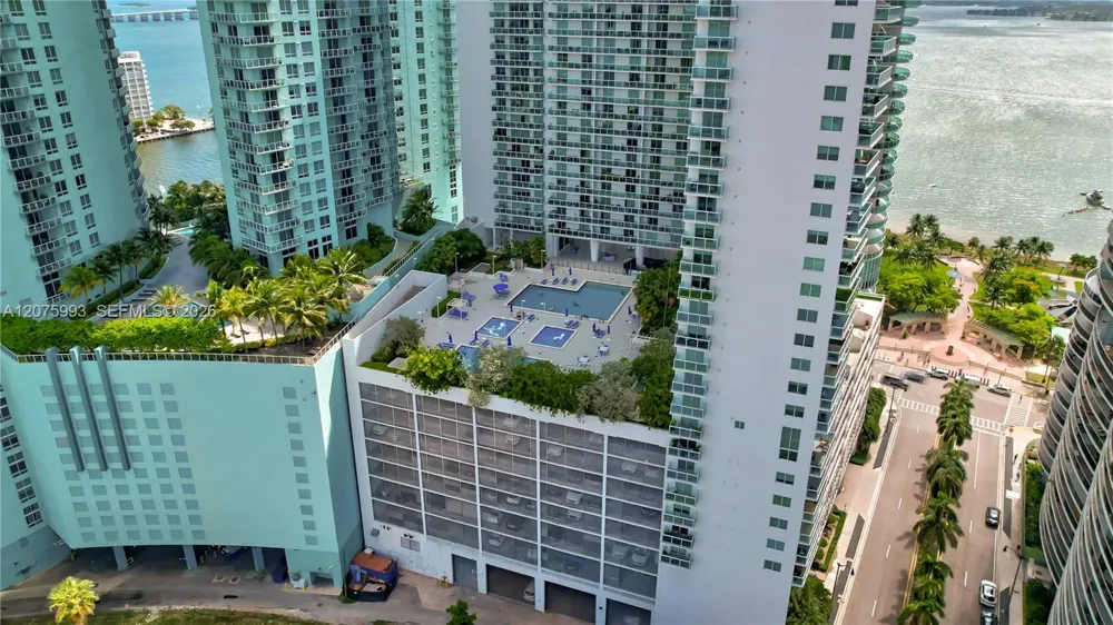 1800 Bayshore Dr #2108 Miami, FL 33132