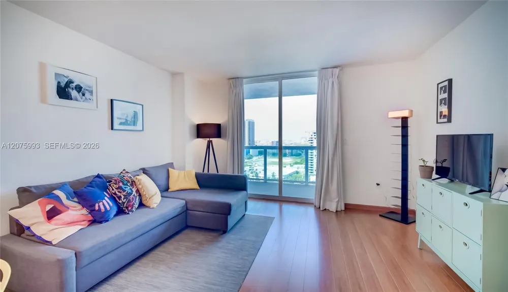 1800 Bayshore Dr #2108 Miami, FL 33132