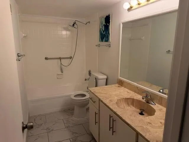 2209 S CYPRESS BEND DRIVE #104 Pompano Beach, FL 33069