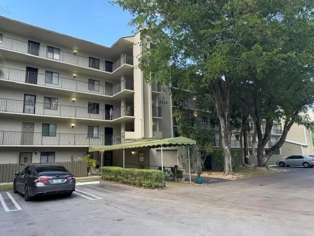 2209 S CYPRESS BEND DRIVE #104 Pompano Beach, FL 33069