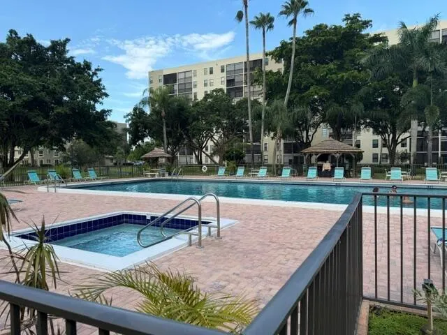 2209 S CYPRESS BEND DRIVE #104 Pompano Beach, FL 33069