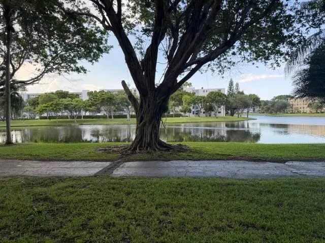 2209 S CYPRESS BEND DRIVE #104 Pompano Beach, FL 33069