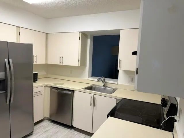 2209 S CYPRESS BEND DRIVE #104 Pompano Beach, FL 33069
