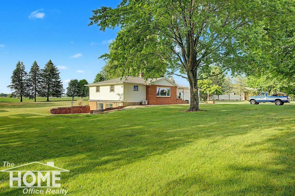 9800 Ferden Road Chesaning Township, MI 48616