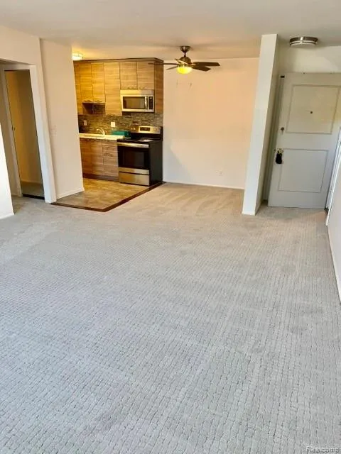 805 PLATE STREET #210 Rochester City, MI 48307