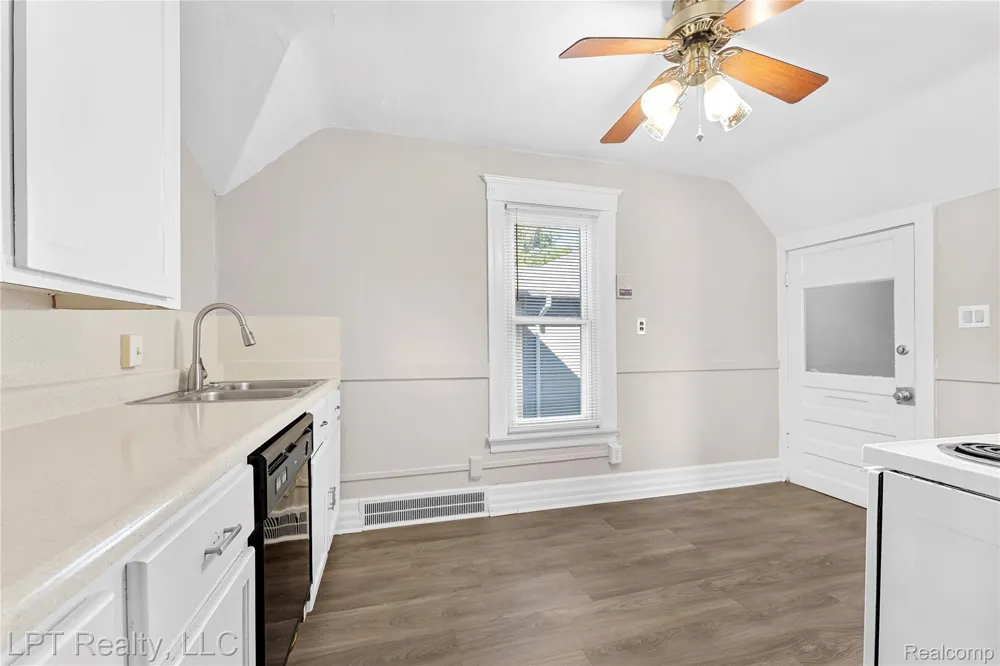 444 Orange Wyandotte City, MI 48192