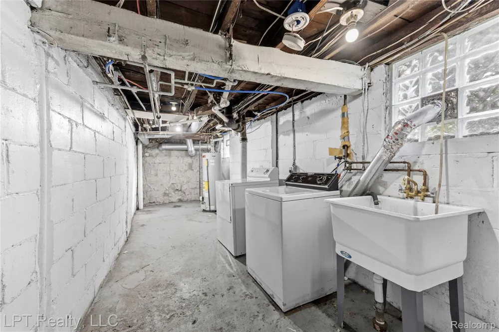444 Orange Wyandotte City, MI 48192