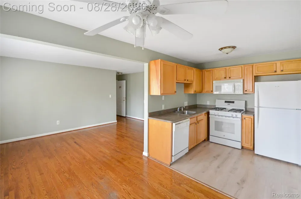 11410 Canal Road #205 Sterling Heights City, MI 48314