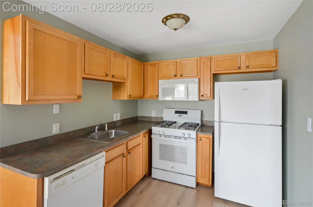 11410 Canal Road #205 Sterling Heights City, MI 48314