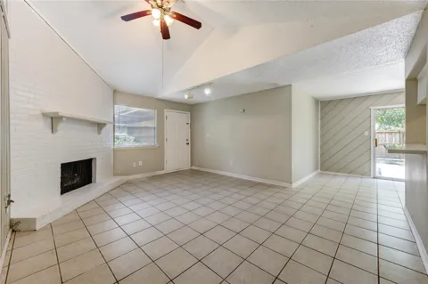 212 Quaker Drive #B3