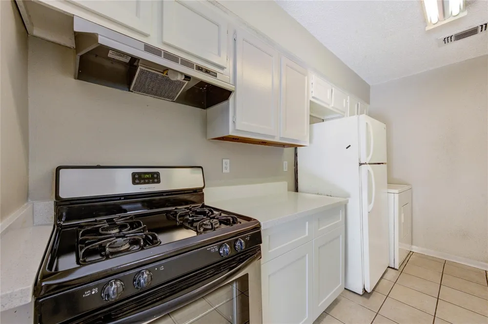 212 Quaker Drive #B3 Friendswood, TX 77546