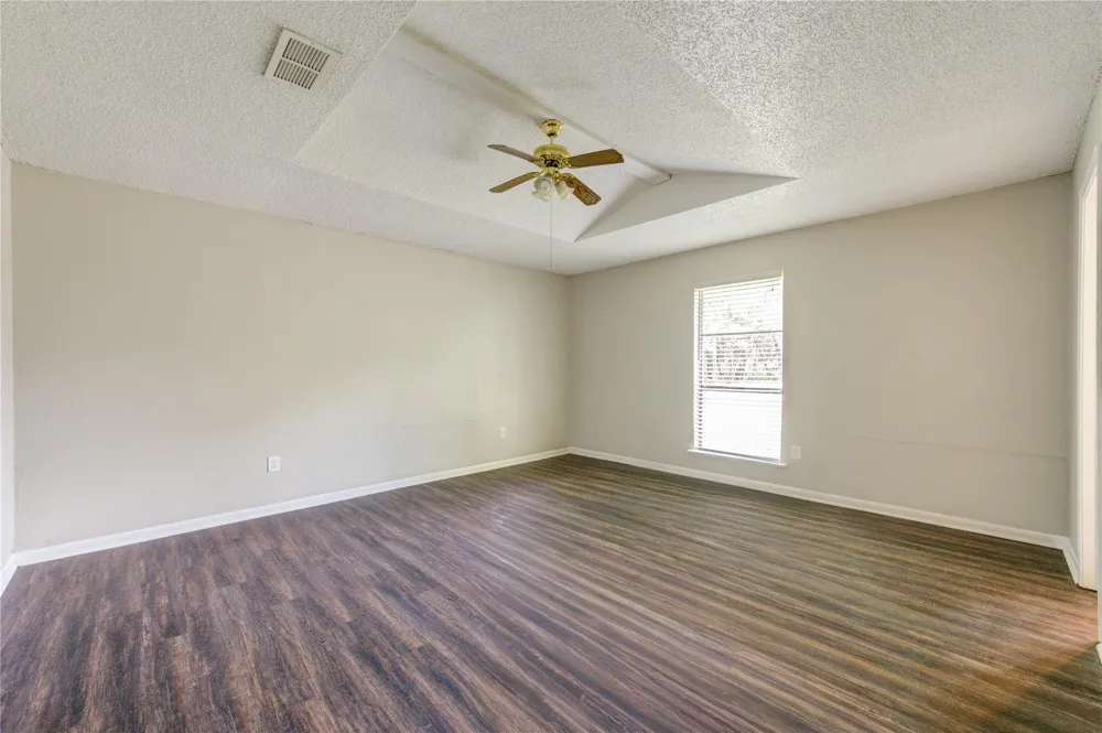 212 Quaker Drive #B3 Friendswood, TX 77546