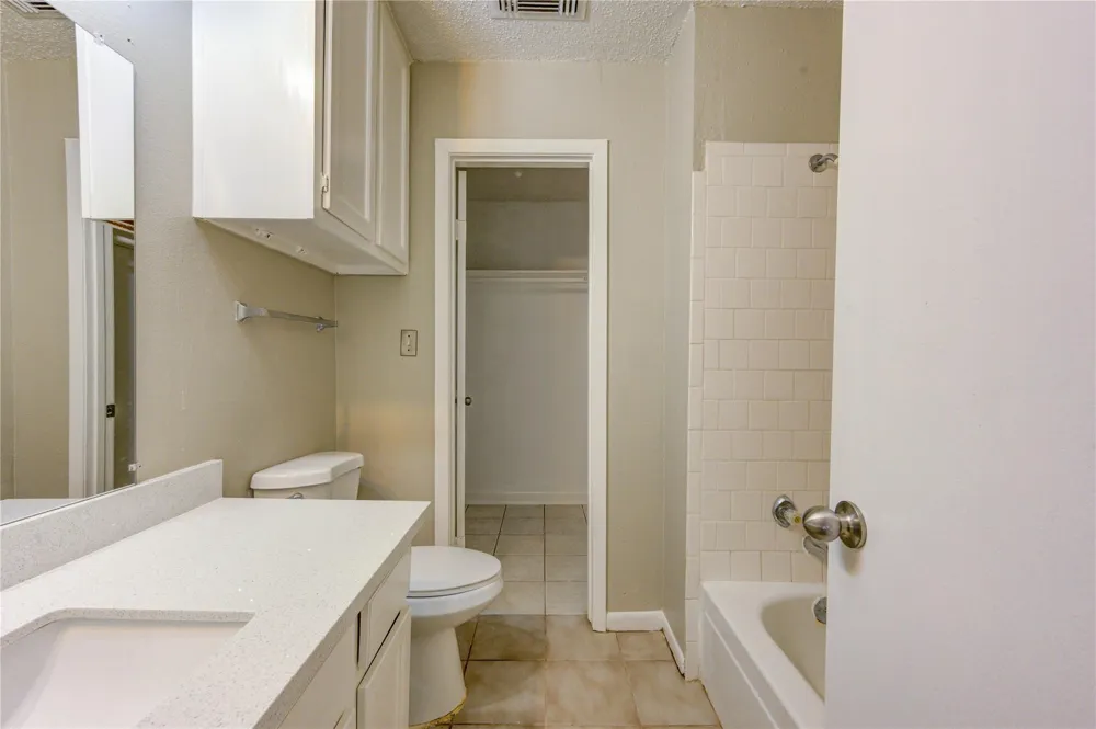 212 Quaker Drive #B3 Friendswood, TX 77546
