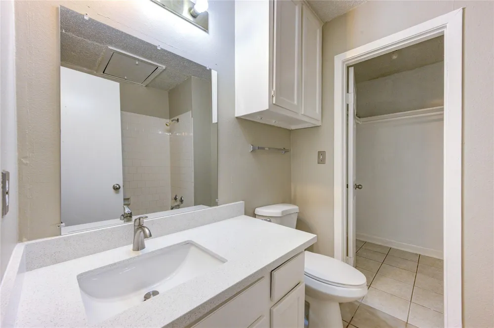 212 Quaker Drive #B3 Friendswood, TX 77546