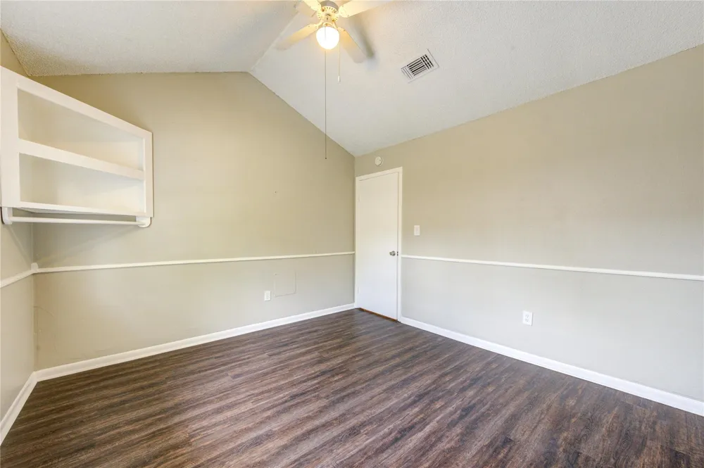 212 Quaker Drive #B3 Friendswood, TX 77546