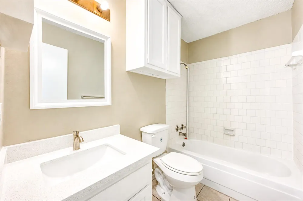 212 Quaker Drive #B3 Friendswood, TX 77546