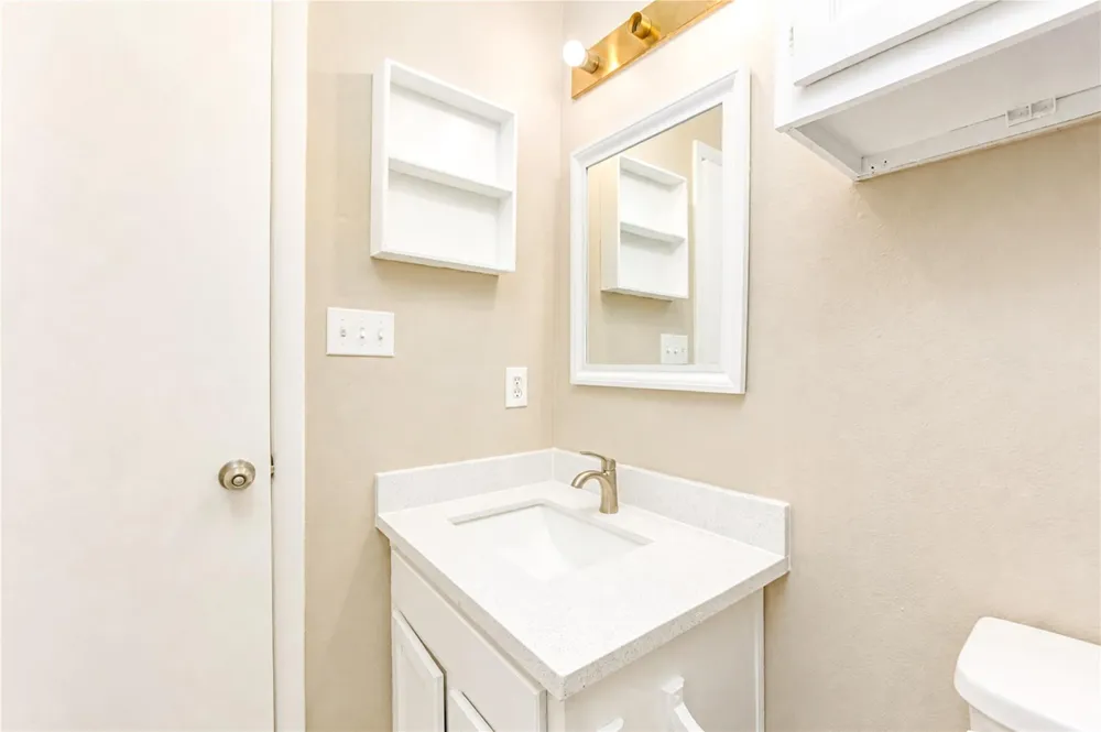 212 Quaker Drive #B3 Friendswood, TX 77546
