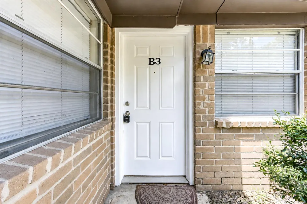 212 Quaker Drive #B3 Friendswood, TX 77546