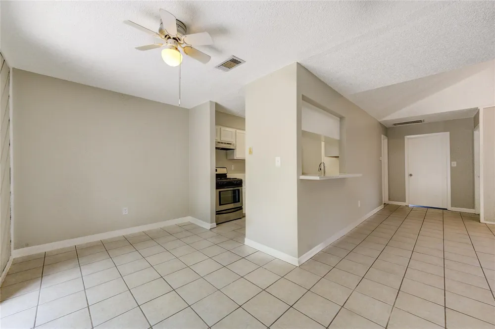 212 Quaker Drive #B3 Friendswood, TX 77546