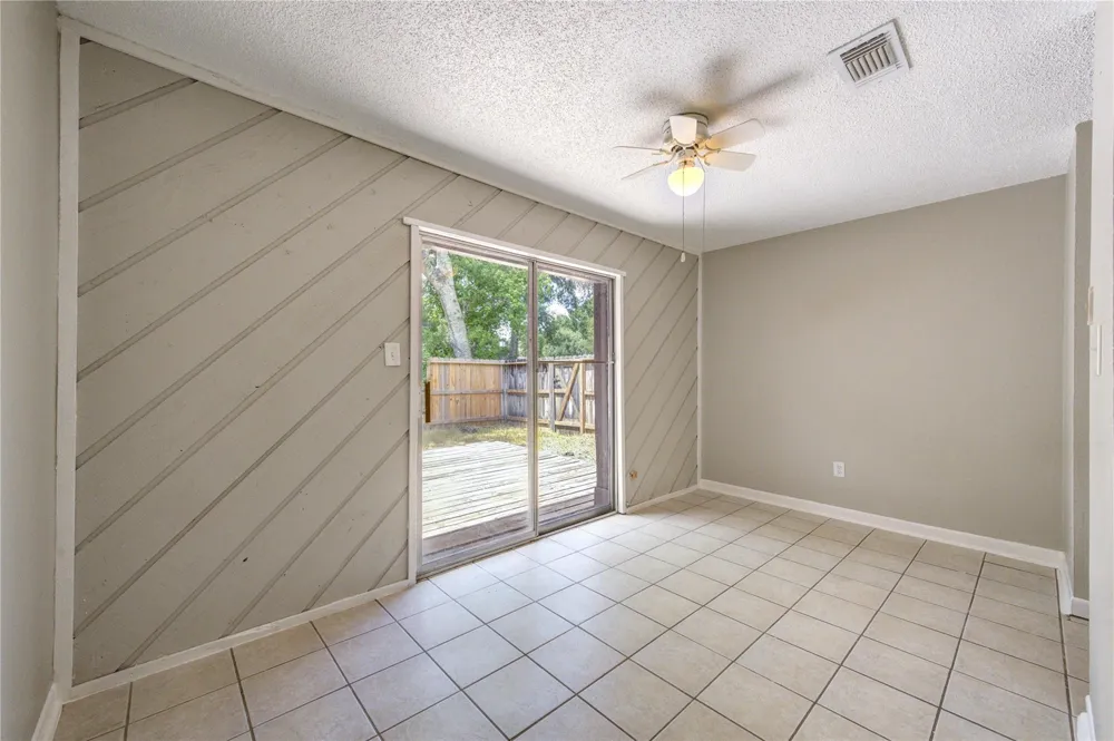 212 Quaker Drive #B3 Friendswood, TX 77546