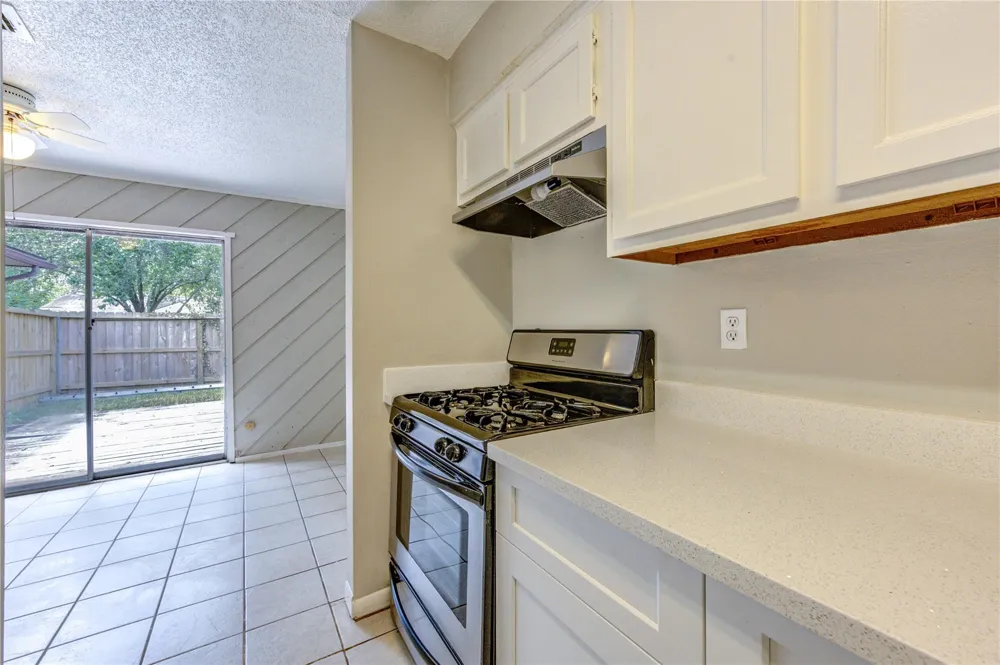 212 Quaker Drive #B3 Friendswood, TX 77546