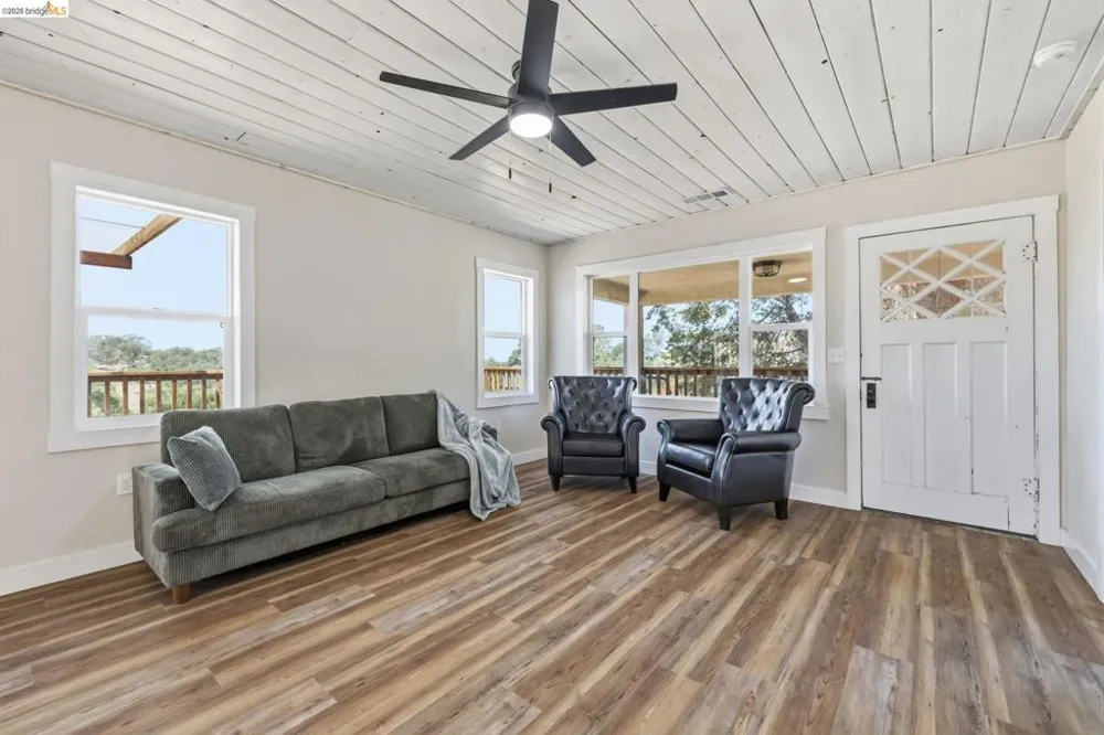 12022 La Grange Rd Jamestown, CA 95327