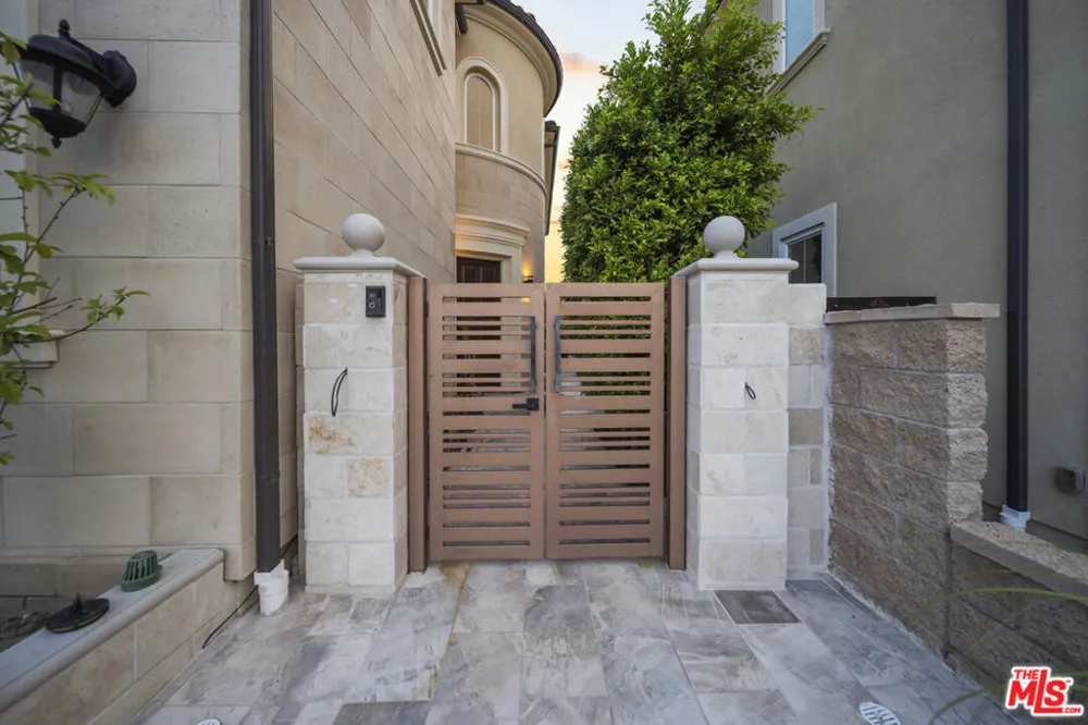 11967 Carabella Court Porter Ranch, CA 91326