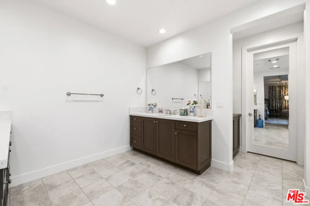 11967 Carabella Court Porter Ranch, CA 91326