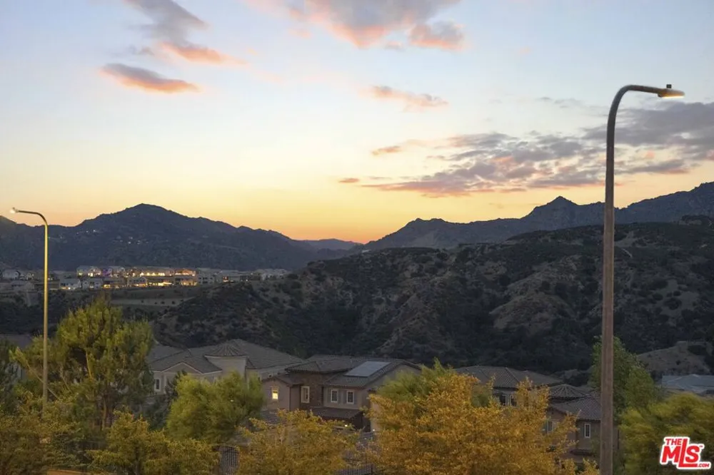 11967 Carabella Court Porter Ranch, CA 91326