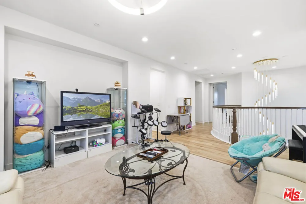 11967 Carabella Court Porter Ranch, CA 91326