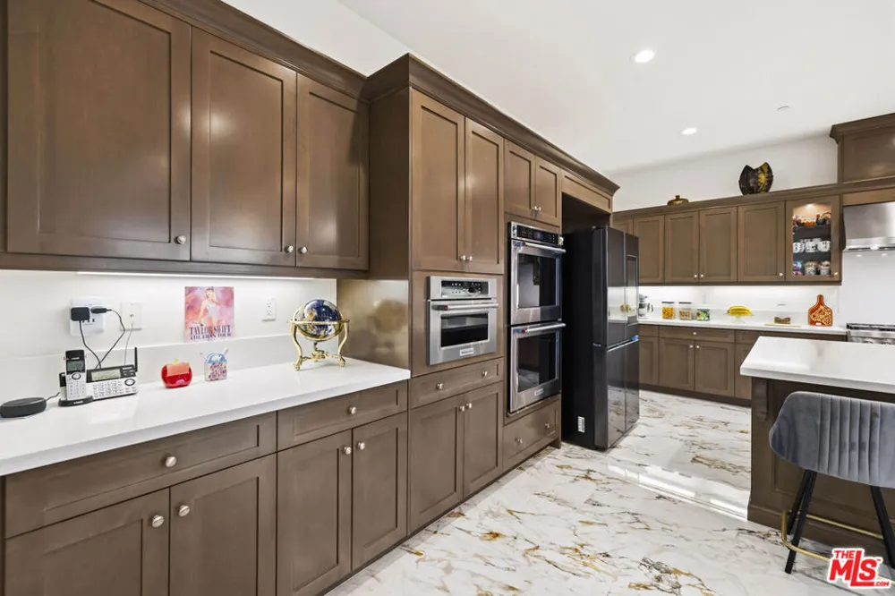 11967 Carabella Court Porter Ranch, CA 91326