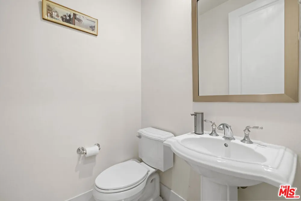 11967 Carabella Court Porter Ranch, CA 91326