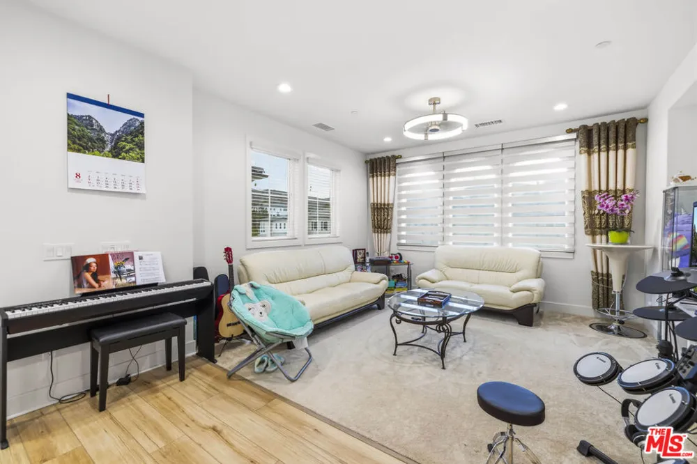 11967 Carabella Court Porter Ranch, CA 91326