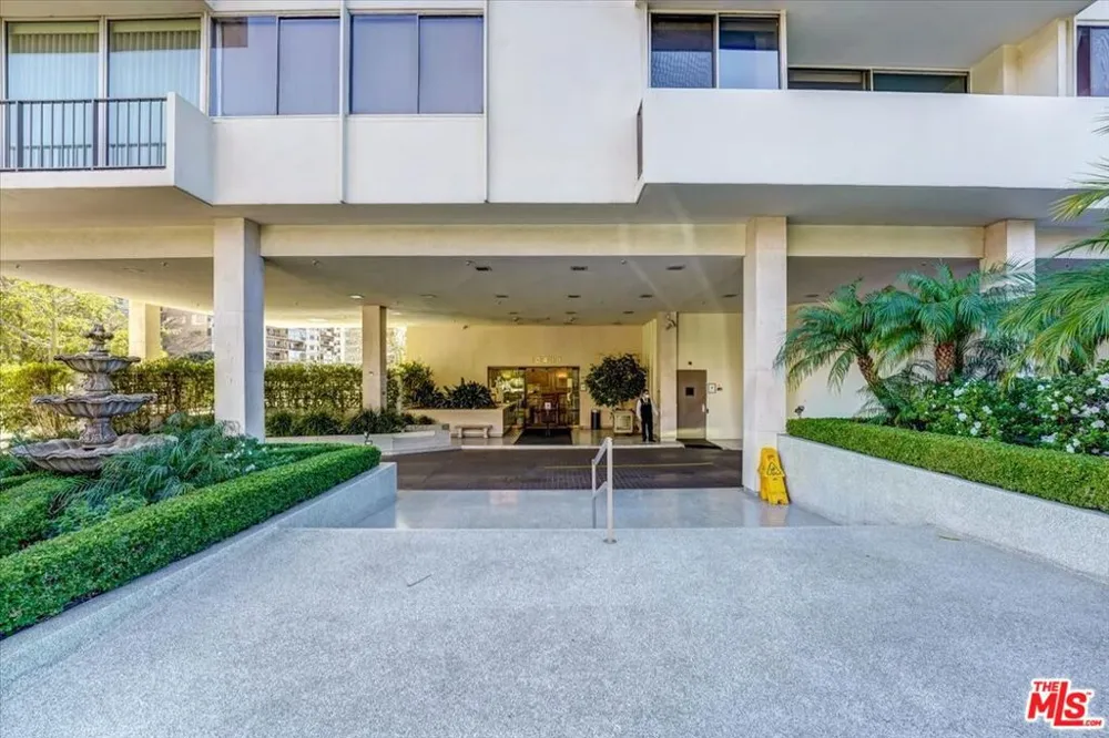 10433 WILSHIRE BOULEVARD #1202 Los Angeles, CA 90024