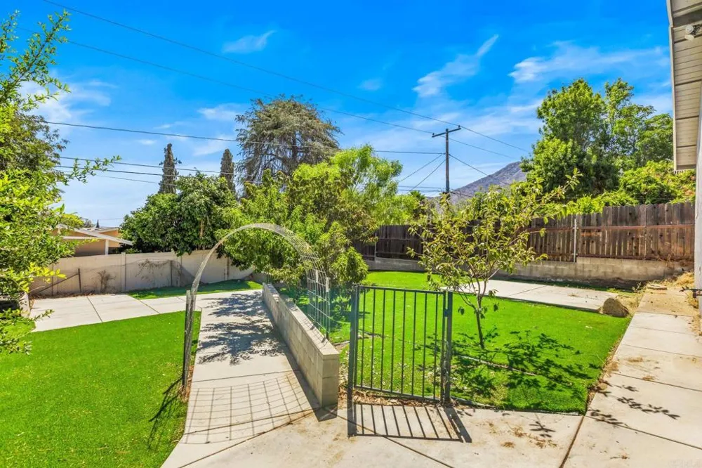 33208 Gillette Street Lake Elsinore, CA 92530