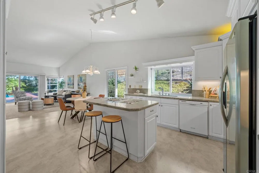 2354 Kimberly Ct Carlsbad, CA 92008