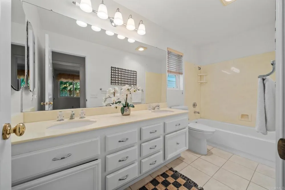 2354 Kimberly Ct Carlsbad, CA 92008