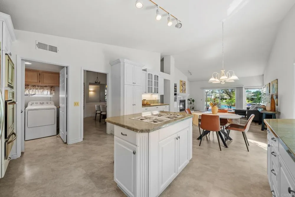 2354 Kimberly Ct Carlsbad, CA 92008