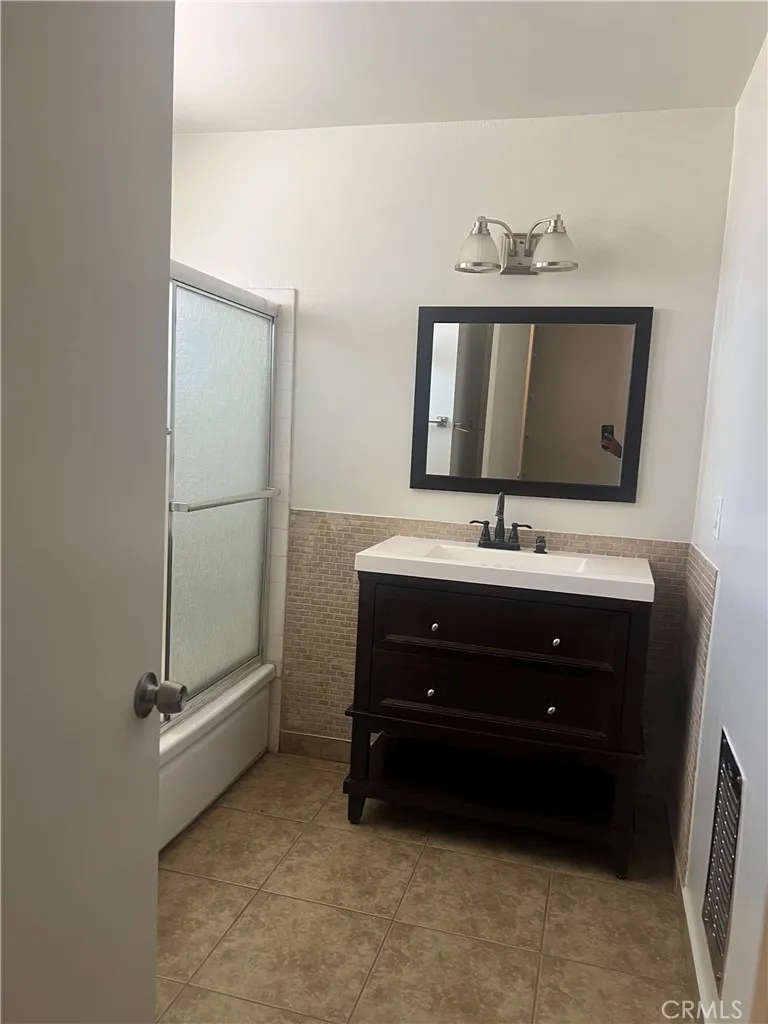 766 E Pillsbury Lancaster, CA 93535