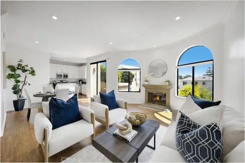 1541 S Bedford #205