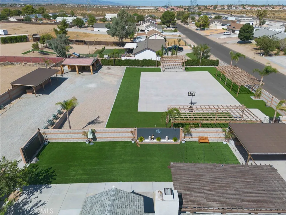 12040 Jade Victorville, CA 92392